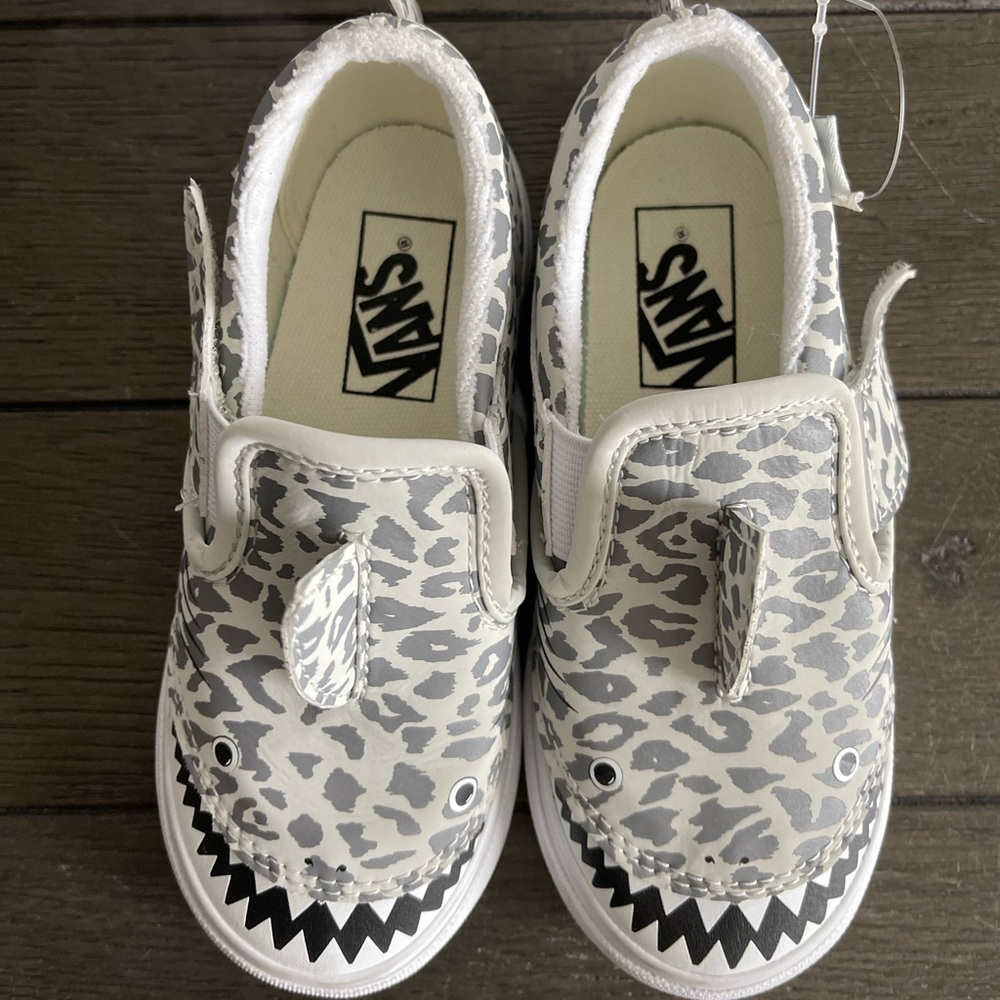 🦈 Brand new limited edition shark vans!